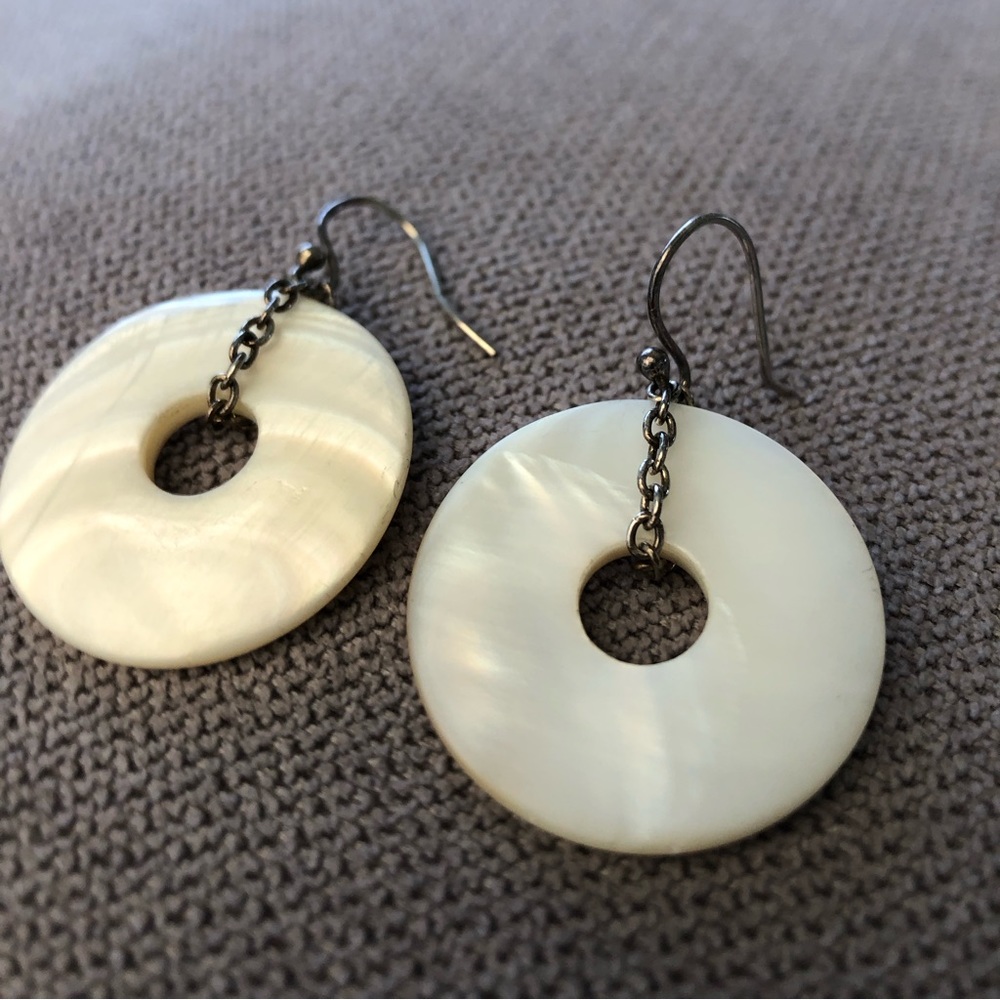 Shell disk and Sterling Chain link Dangle Earrings (E10)